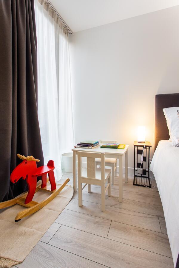 D&E - Paris-Disney - Holidays Apartment - Appartement De Vacances - 5 Chambres- 5 Sdb - 5 Bedrooms - 5 Bathrooms - Netflix Champs-Sur-Marne Buitenkant foto