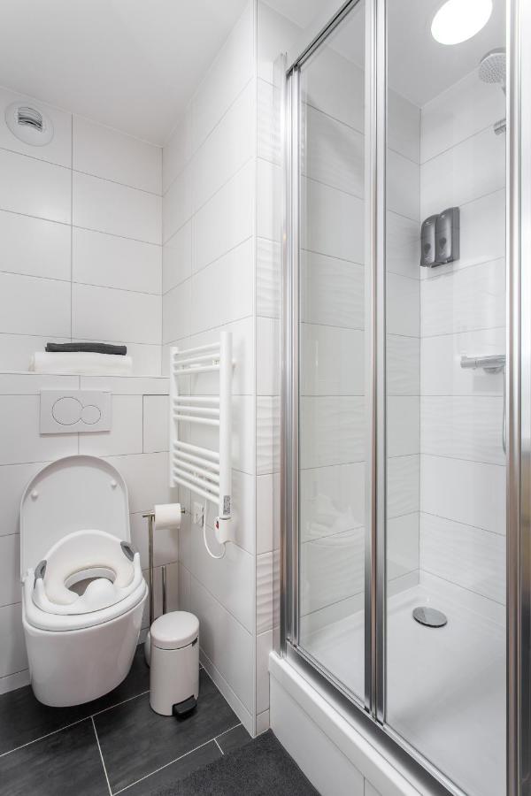 D&E - Paris-Disney - Holidays Apartment - Appartement De Vacances - 5 Chambres- 5 Sdb - 5 Bedrooms - 5 Bathrooms - Netflix Champs-Sur-Marne Buitenkant foto