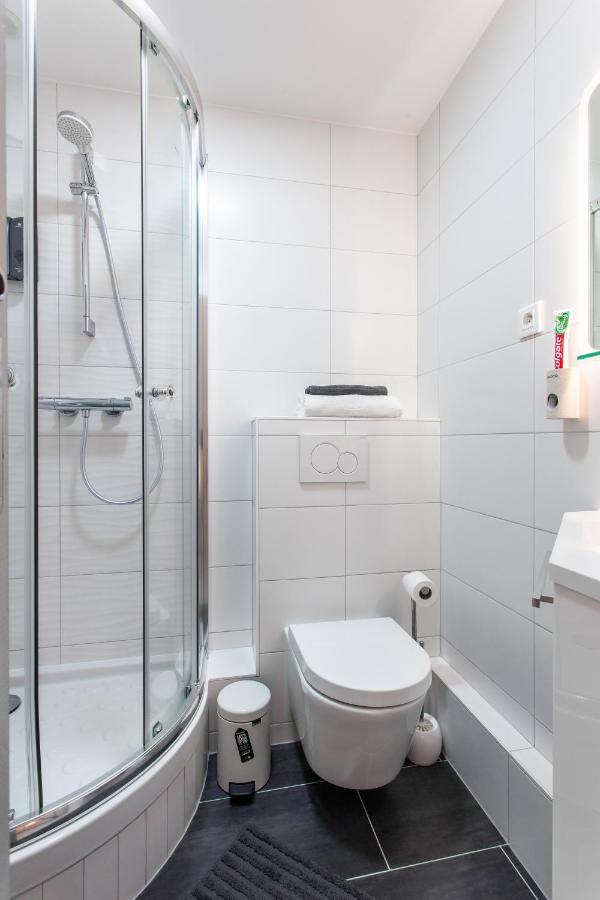 D&E - Paris-Disney - Holidays Apartment - Appartement De Vacances - 5 Chambres- 5 Sdb - 5 Bedrooms - 5 Bathrooms - Netflix Champs-Sur-Marne Buitenkant foto