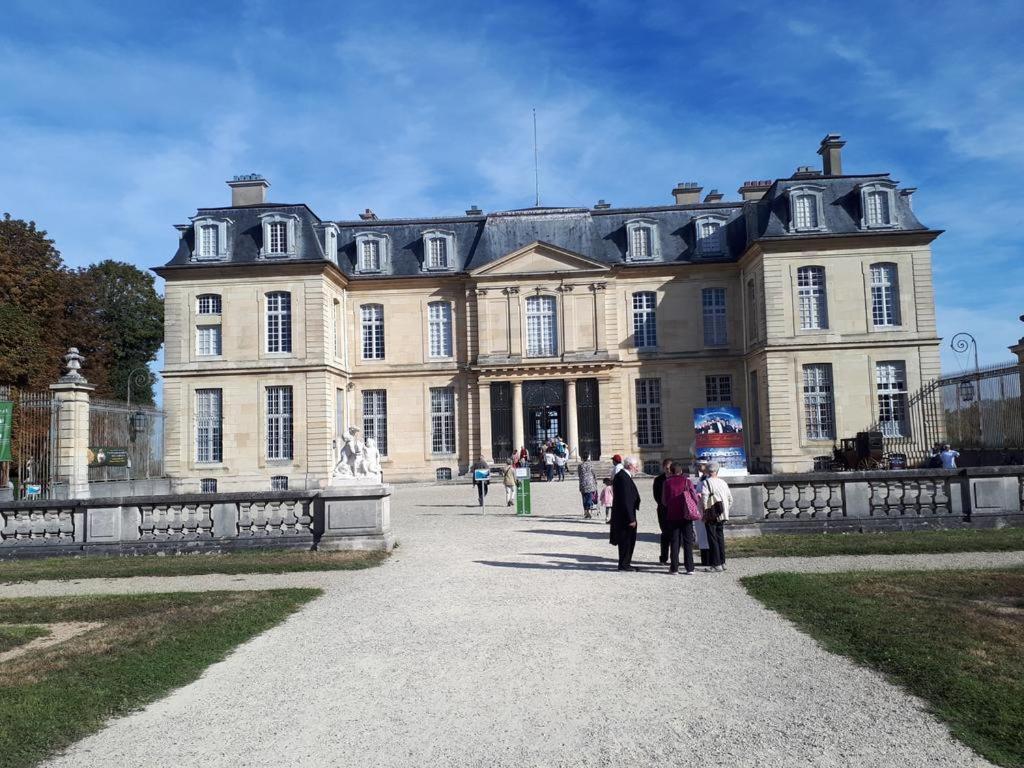 D&E - Paris-Disney - Holidays Apartment - Appartement De Vacances - 5 Chambres- 5 Sdb - 5 Bedrooms - 5 Bathrooms - Netflix Champs-Sur-Marne Buitenkant foto